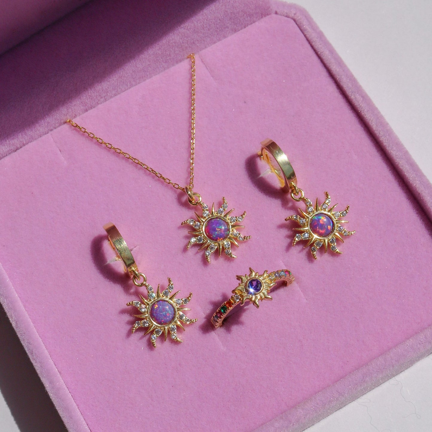 Vintage sun opal pendant necklace micro inlaid zircon pendant for women
